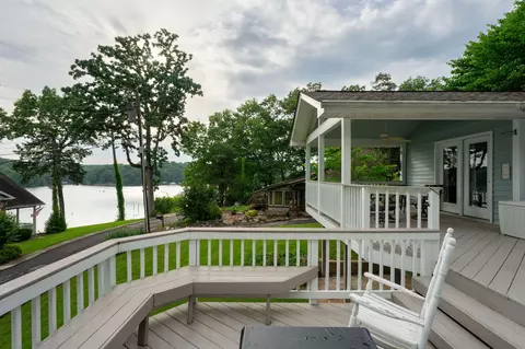 1724 Bream Ln, Soddy Daisy, TN 37379