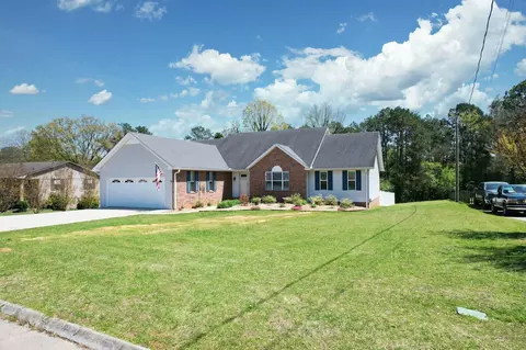 2506 Cindy St, Athens, TN 37303