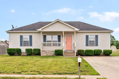 556 Oakmont Dr, Clarksville, TN 37042