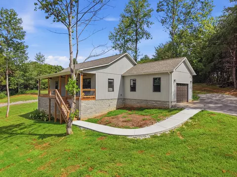 70 River Oaks Dr, Sparta, TN 38583