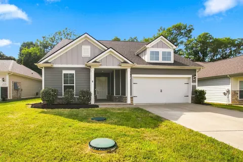 Exterior - 2924 Eckersley Dr, Murfreesboro, TN 37128 photo 4 of 8