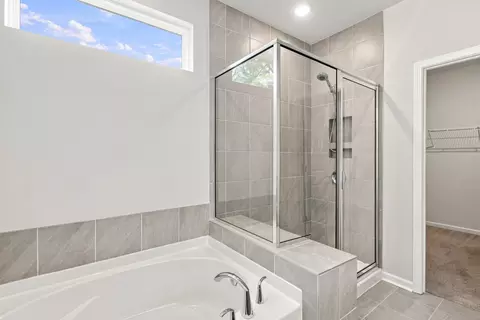 Bath - 2924 Eckersley Dr, Murfreesboro, TN 37128 photo 3 of 10
