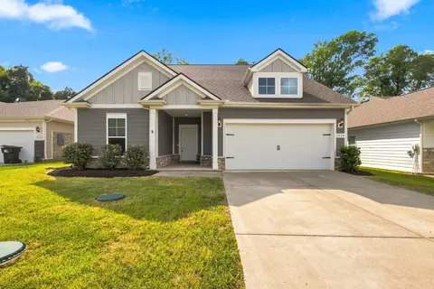 Exterior - 2924 Eckersley Dr, Murfreesboro, TN 37128 photo 3 of 8
