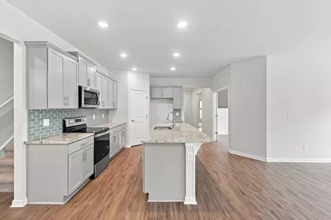 Kitchen - 2924 Eckersley Dr, Murfreesboro, TN 37128 photo 4 of 7