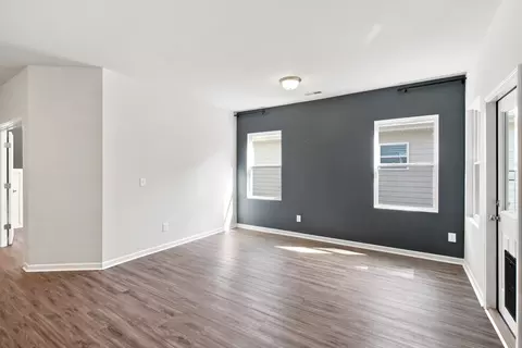 Living - 2924 Eckersley Dr, Murfreesboro, TN 37128 photo 5 of 7