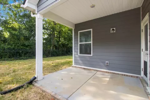 Exterior - 2924 Eckersley Dr, Murfreesboro, TN 37128 photo 6 of 8