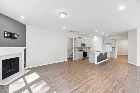 Living - 2924 Eckersley Dr, Murfreesboro, TN 37128 photo 3 of 7