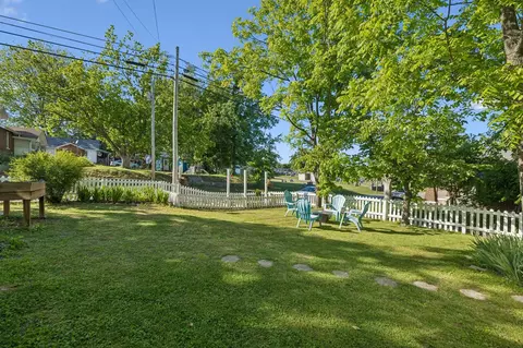 Exterior - 209 Murrell St, Dickson, TN 37055 photo 5 of 5