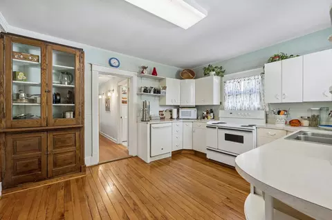 Kitchen - 209 Murrell St, Dickson, TN 37055 photo 1 of 3