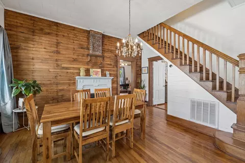 Dining - 209 Murrell St, Dickson, TN 37055 photo 2 of 2