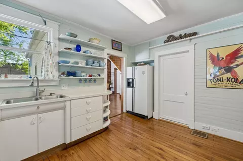 Kitchen - 209 Murrell St, Dickson, TN 37055 photo 3 of 3