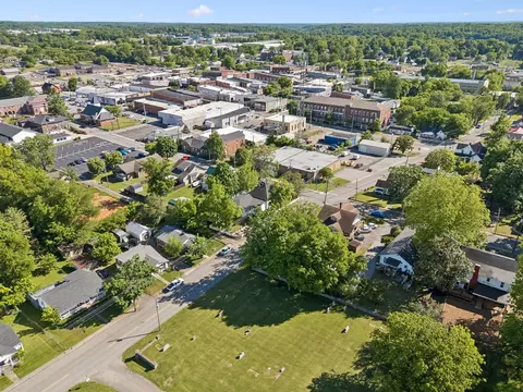 View/Area - 209 Murrell St, Dickson, TN 37055 photo 4 of 5