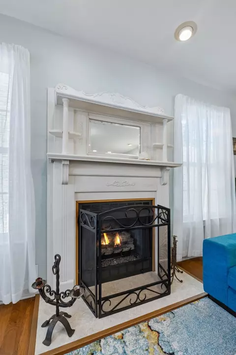 Living - 209 Murrell St, Dickson, TN 37055 photo 1 of 3