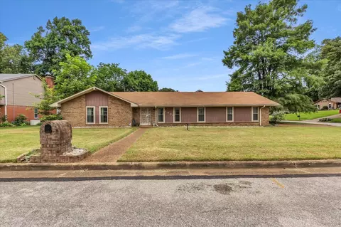 2801 E Battle Creek Cv, Memphis, TN 38134