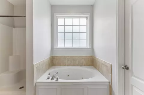 Bath - 1817 Splash Pl, Murfreesboro, TN 37130 photo 2 of 8