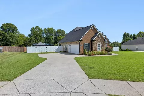 Exterior - 1817 Splash Pl, Murfreesboro, TN 37130 photo 9 of 10
