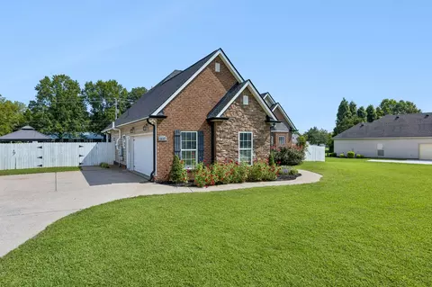 Exterior - 1817 Splash Pl, Murfreesboro, TN 37130 photo 2 of 10