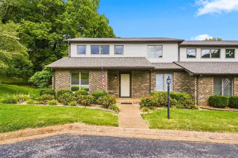 427 Country Club Ct, Clarksville, TN 37043