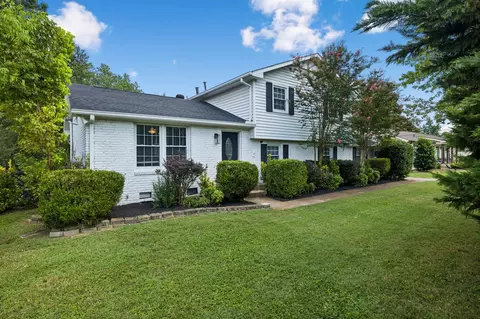 8072 Sawyer Brown Rd, Nashville, TN 37221