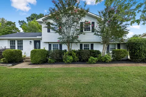 8072 Sawyer Brown Rd, Nashville, TN 37221