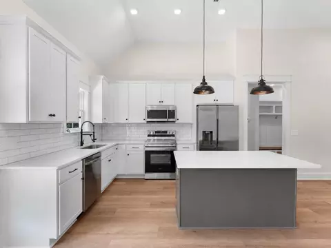 Kitchen - 235 Loss Crouch Rd, Morrison, TN 37357 photo 2 of 4