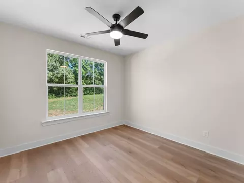 Bedroom - 235 Loss Crouch Rd, Morrison, TN 37357 photo 3 of 6