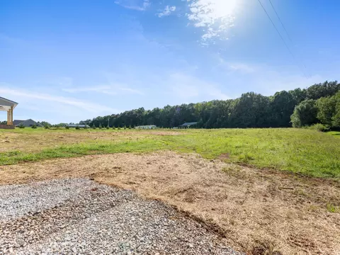 Exterior - 235 Loss Crouch Rd, Morrison, TN 37357 photo 6 of 8
