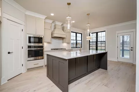 Kitchen - 2829 Canfield Dr, Murfreesboro, TN 37128 photo 4 of 4