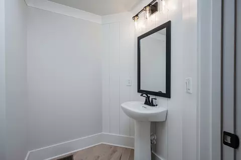Bath - 2829 Canfield Dr, Murfreesboro, TN 37128 photo 6 of 10