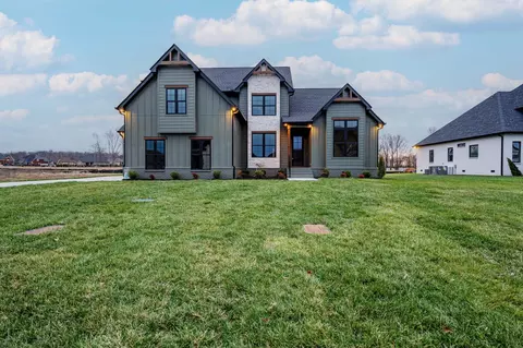 Exterior - 2829 Canfield Dr, Murfreesboro, TN 37128 photo 3 of 8