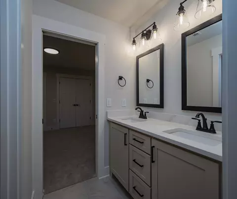 Bath - 2829 Canfield Dr, Murfreesboro, TN 37128 photo 9 of 10