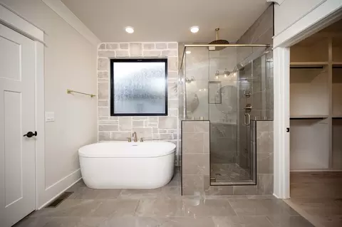 Bath - 2829 Canfield Dr, Murfreesboro, TN 37128 photo 5 of 10
