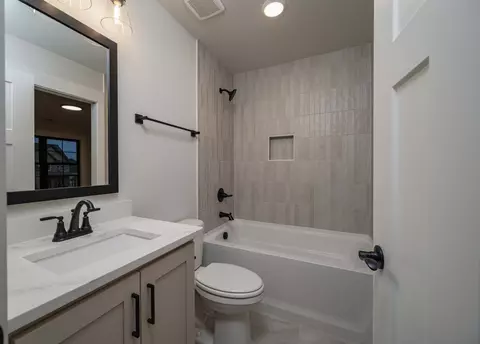 Bath - 2829 Canfield Dr, Murfreesboro, TN 37128 photo 10 of 10