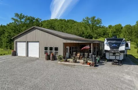 325 Freeman Ln, Hartsville, TN 37074