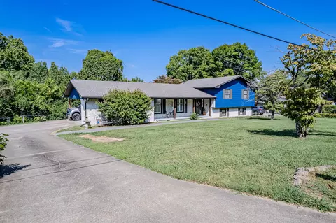 528 Charlotte St, Athens, TN 37303