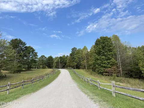 7 Crest View Dr, Sunbright, TN 37872 photo 4