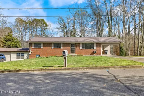 717 James St, Athens, TN 37303