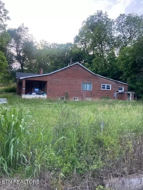 2399 Sweetwater Vonore Road Rd, Sweetwater, TN 37874