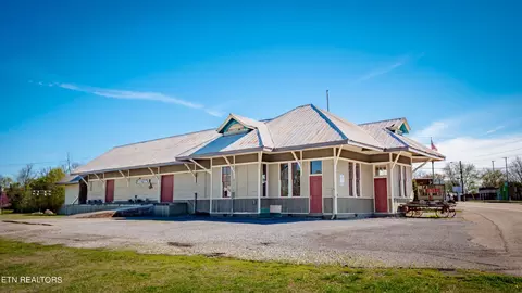 6736 Morganton Rd, Greenback, TN 37742 photo 1
