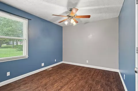 Bedroom - 6614 Highway 49 E, Springfield, TN 37172 photo 3 of 6