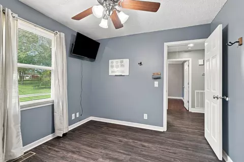 Bedroom - 6614 Highway 49 E, Springfield, TN 37172 photo 2 of 6
