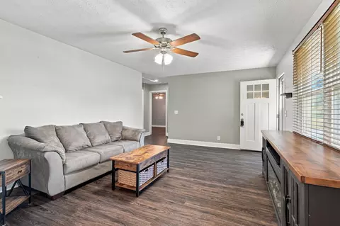 Living - 6614 Highway 49 E, Springfield, TN 37172 photo 2 of 3