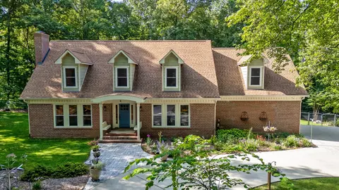 12 Old Hickory Ln, Signal Mountain, TN 37377