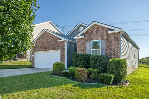 828 Foxdale Dr, Columbia, TN 38401