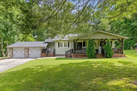 1504 Hotwater Rd, Soddy Daisy, TN 37379
