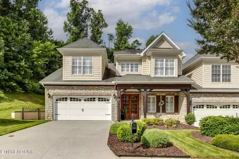10118 Autumn Valley Ln, Knoxville, TN 37922