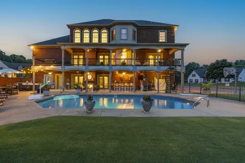 2020 Shoreline Dr, Mount Juliet, TN 37122