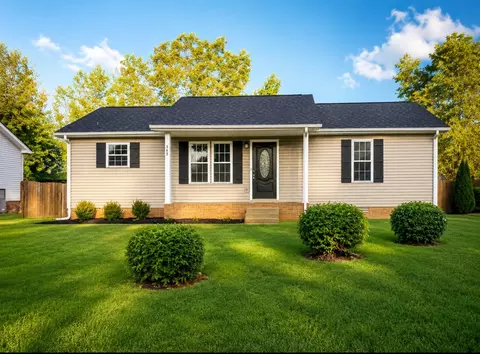 362 Lafayette Point Cir, Clarksville, TN 37042