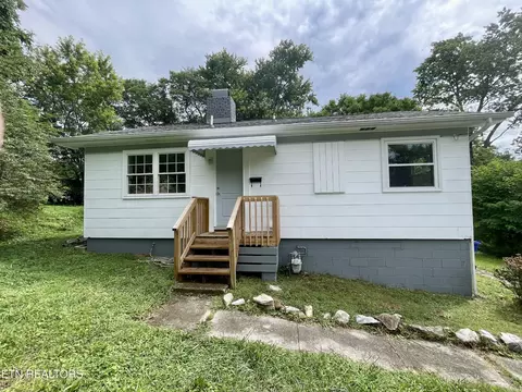 104 Vista Rd, Oak Ridge, TN 37830