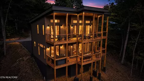 3129 Hatcher Top Rd, Sevierville, TN 37862